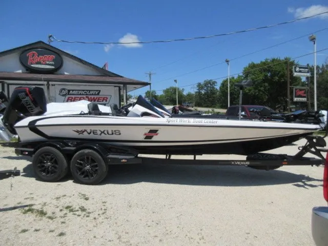 Slide: The Image of Vexus VXS21 / Mercury 300L Racing TM / Trailer 2026 - 4