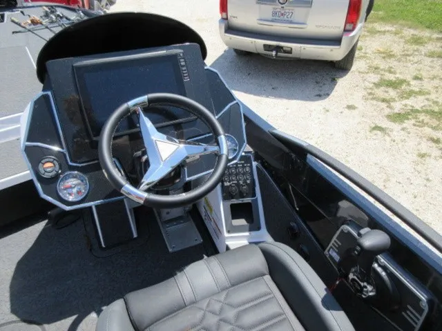 Slide: The Image of Vexus VXS21 / Mercury 300L Racing TM / Trailer 2026 - 19