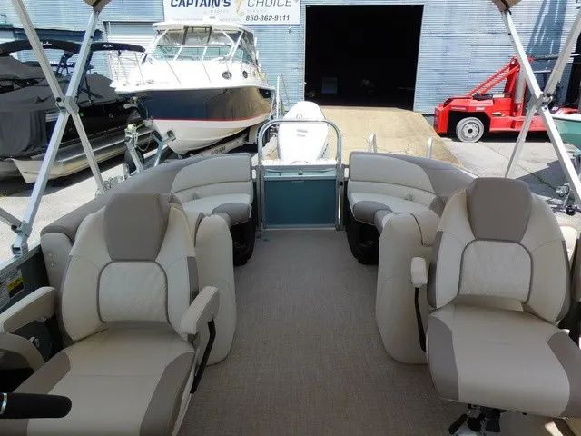 Slide: The Image of Avalon LSZ Quad Lounge - 23' 2027 - 6