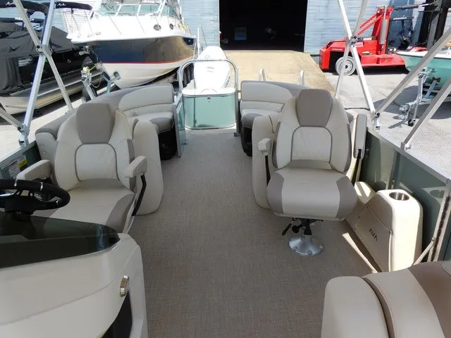 Slide: The Image of Avalon LSZ Quad Lounge - 23' 2027 - 7