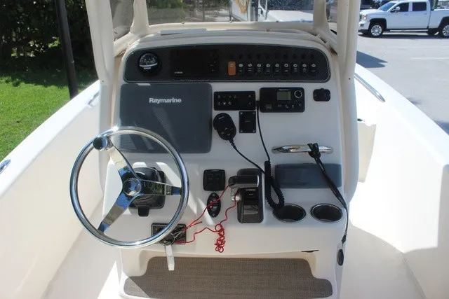 Slide: The Image of Grady-White 251 Coastal Explorer 2016 - 15