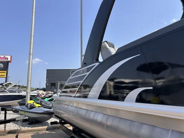 Slide: The Image of Massimo T27 Limited 2023 - 8