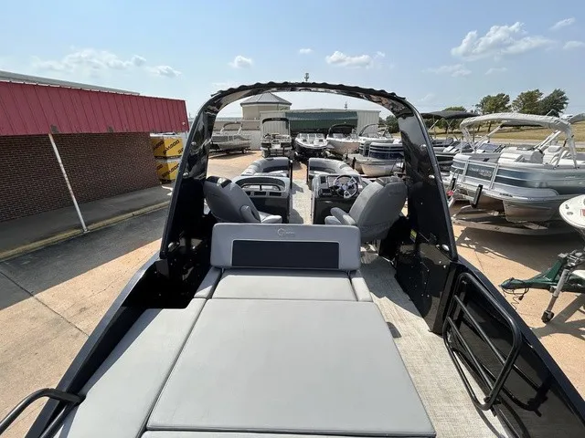 Slide: The Image of Massimo T27 Limited 2023 - 21