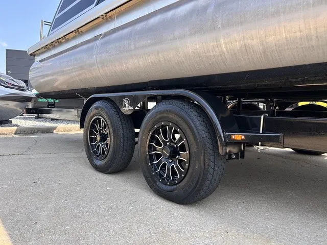 Slide: The Image of Massimo T27 Limited 2023 - 9