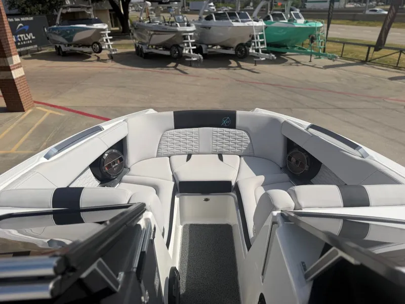 Slide: The Image of MasterCraft X22 2020 - 19