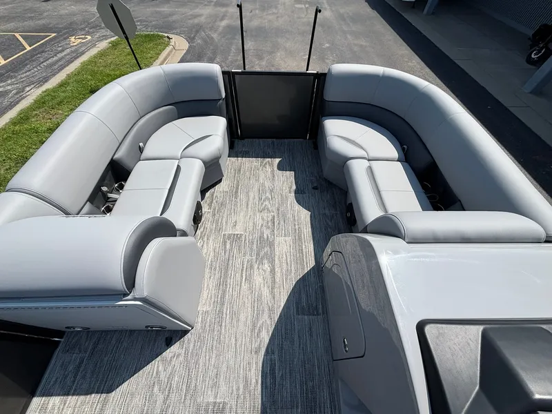 Slide: The Image of Bentley Pontoons 200 LEGACY NAVIGATOR 2027 - 13