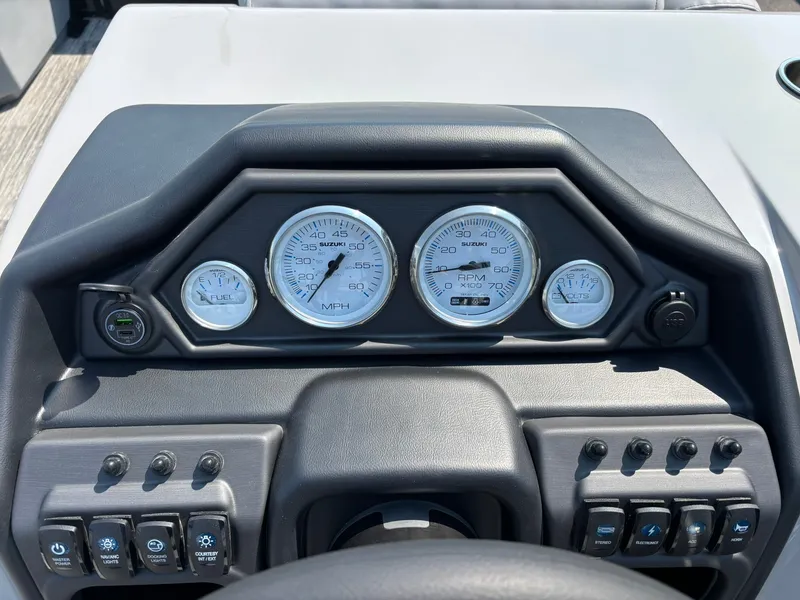 Slide: The Image of Bentley Pontoons 200 LEGACY NAVIGATOR 2027 - 21