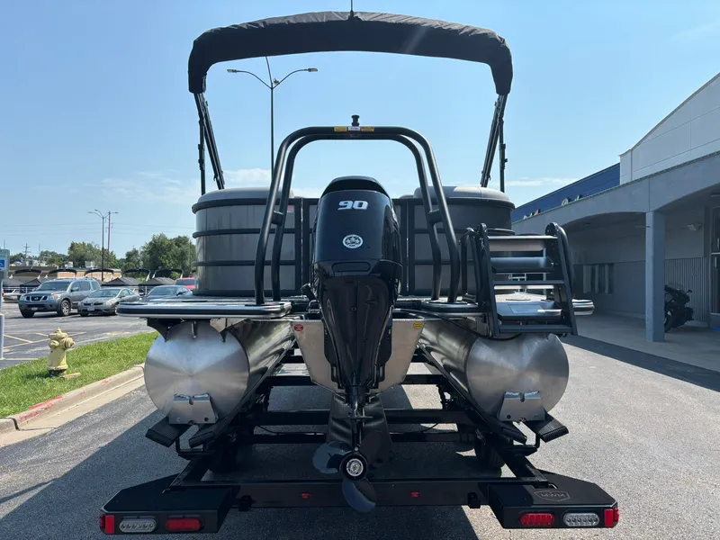 Slide: The Image of Bentley Pontoons 200 LEGACY NAVIGATOR 2027 - 7