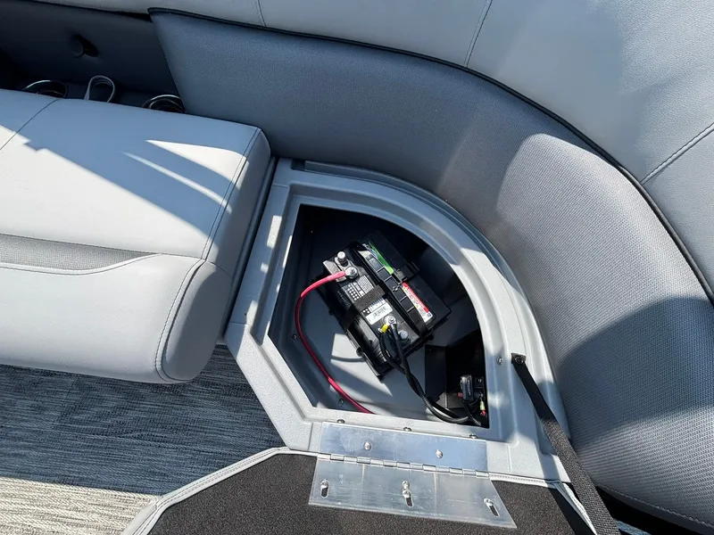 Slide: The Image of Bentley Pontoons 200 LEGACY NAVIGATOR 2027 - 28