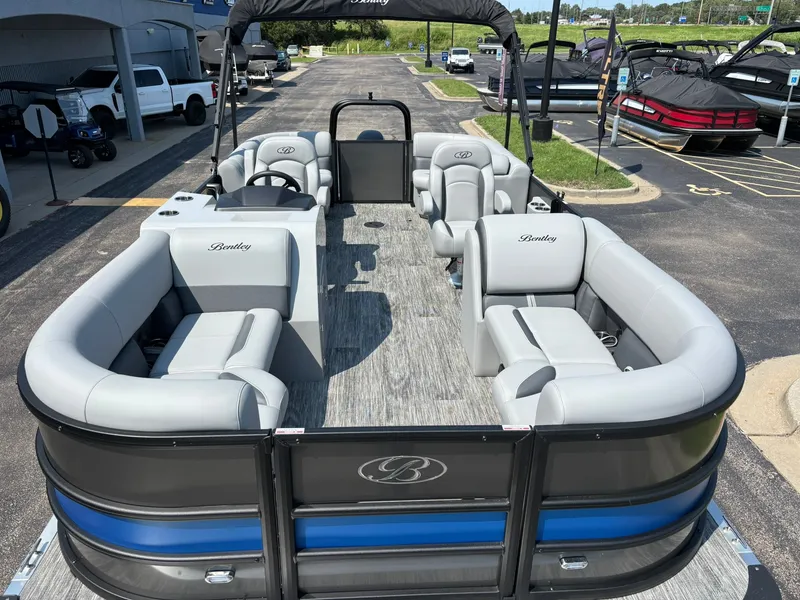 Slide: The Image of Bentley Pontoons 200 LEGACY NAVIGATOR 2027 - 9