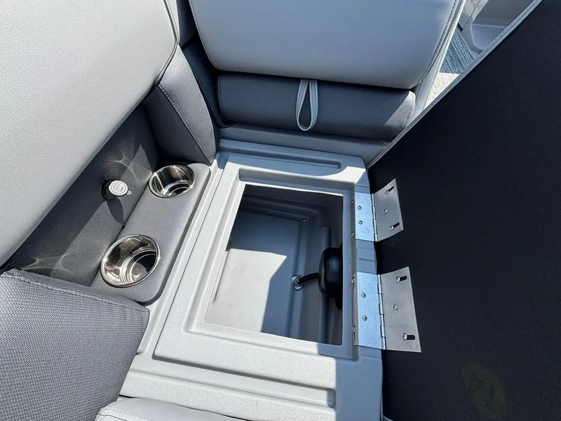 Slide: The Image of Bentley Pontoons 200 LEGACY NAVIGATOR 2027 - 26