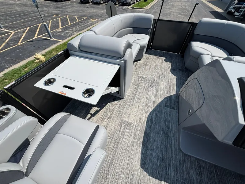 Slide: The Image of Bentley Pontoons 200 LEGACY NAVIGATOR 2027 - 15