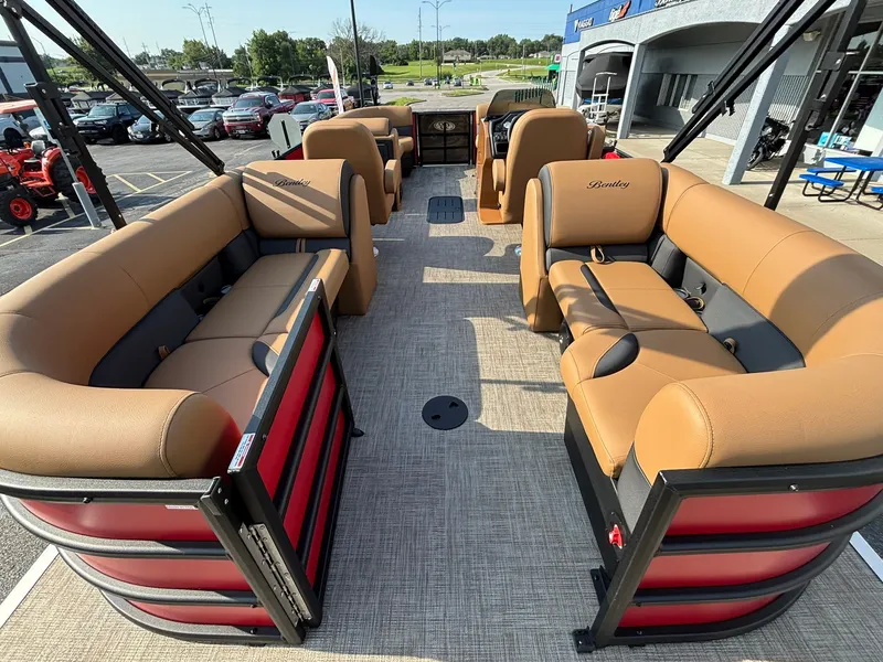 Slide: The Image of Bentley Pontoons 223 LEGACY NAVIGATOR 2027 - 34