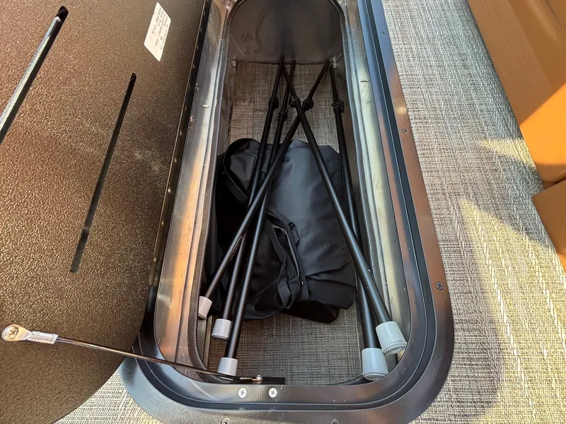 Slide: The Image of Bentley Pontoons 223 LEGACY NAVIGATOR 2027 - 19