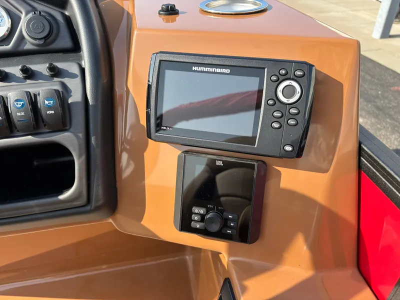 Slide: The Image of Bentley Pontoons 223 LEGACY NAVIGATOR 2027 - 24
