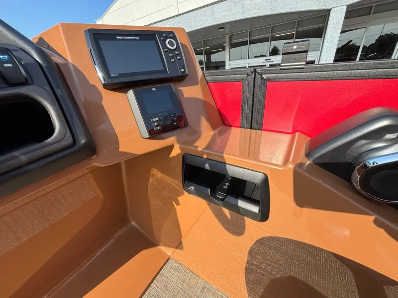 Slide: The Image of Bentley Pontoons 223 LEGACY NAVIGATOR 2027 - 25