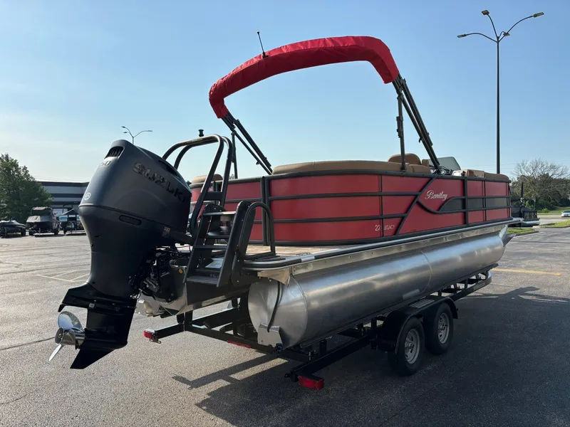 Slide: The Image of Bentley Pontoons 223 LEGACY NAVIGATOR 2027 - 7