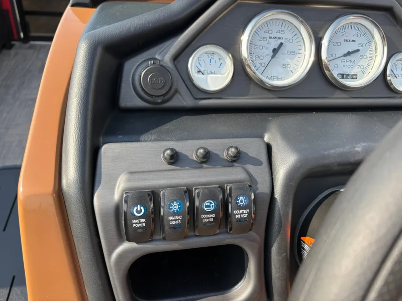 Slide: The Image of Bentley Pontoons 223 LEGACY NAVIGATOR 2027 - 22