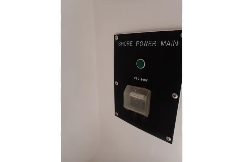 Slide: The Image of Shore power main switch on 2005 Bertram 390 boat, 220-240V. - 16