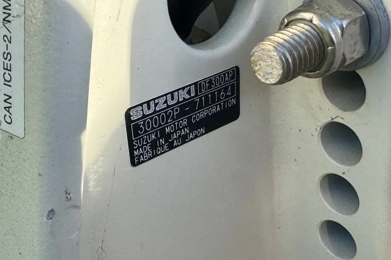 Slide: The Image of Suzuki motor label on 2006 Pro-Line 35 Express boat, made in Japan. - 20