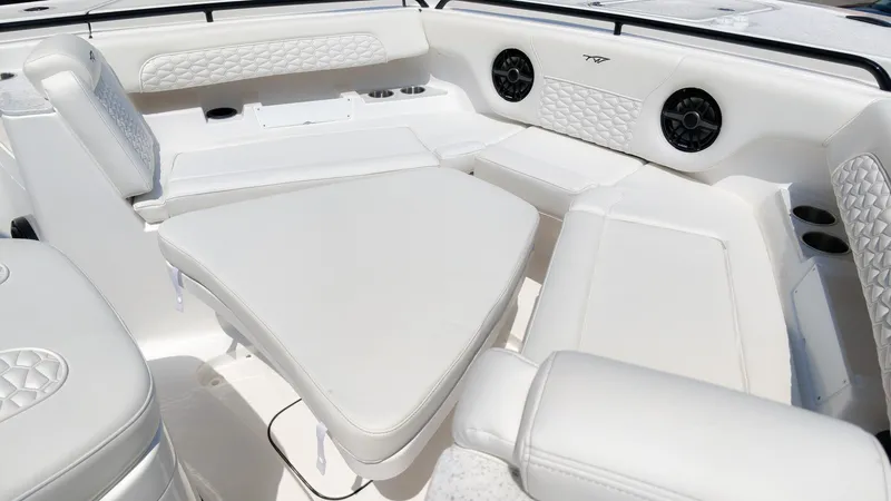 Slide: The Image of Tidewater 302 CC Adventure 2027 - 20