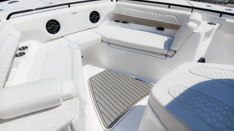 Slide: The Image of Tidewater 302 CC Adventure 2027 - 17