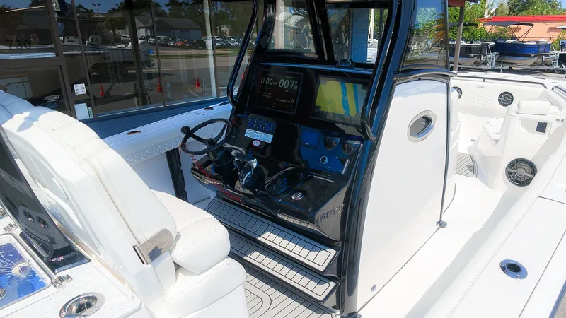 Slide: The Image of Tidewater 302 CC Adventure 2027 - 14
