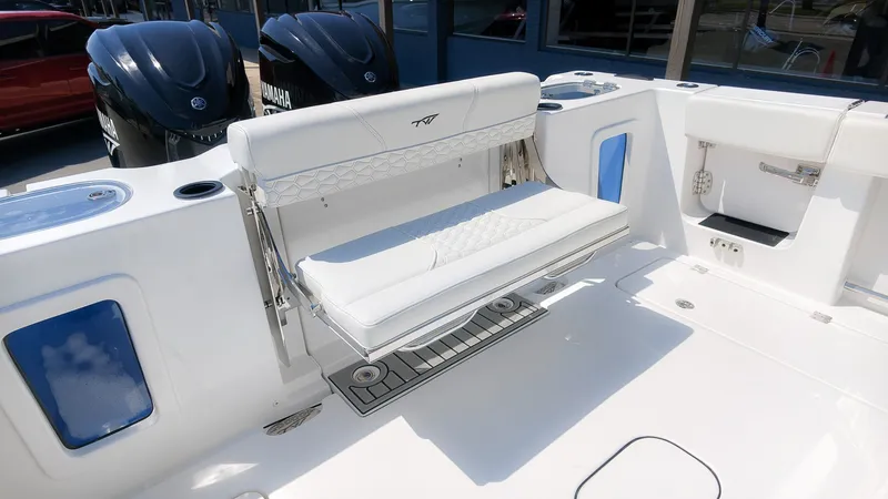 Slide: The Image of Tidewater 302 CC Adventure 2027 - 6
