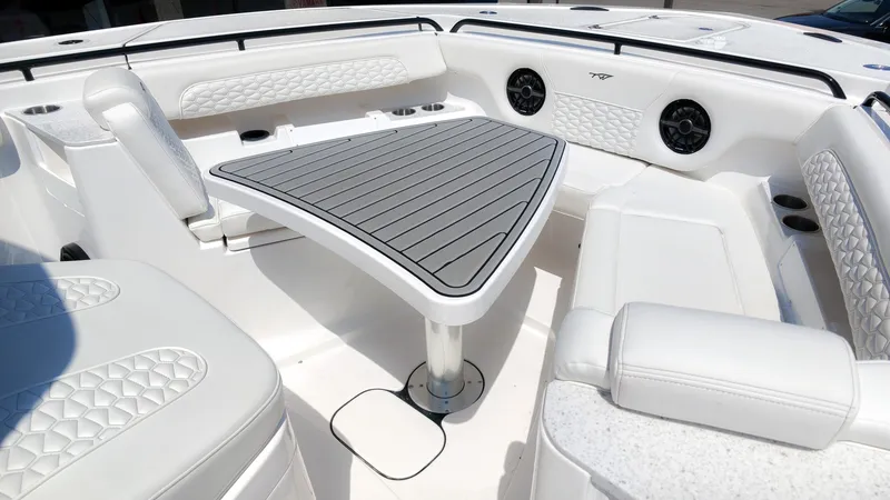 Slide: The Image of Tidewater 302 CC Adventure 2027 - 17