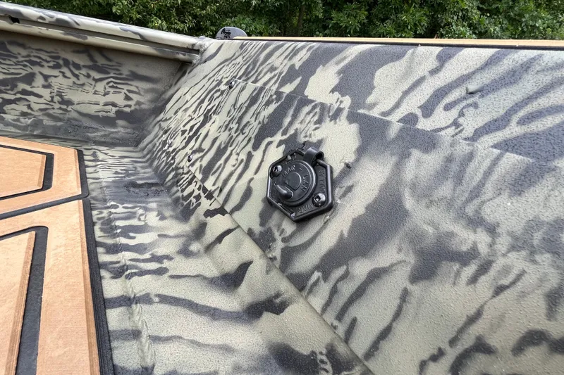 Slide: The Image of Camouflage interior of 2026 Tracker Grizzly 1650 T Prairie Wings Edition boat. - 23