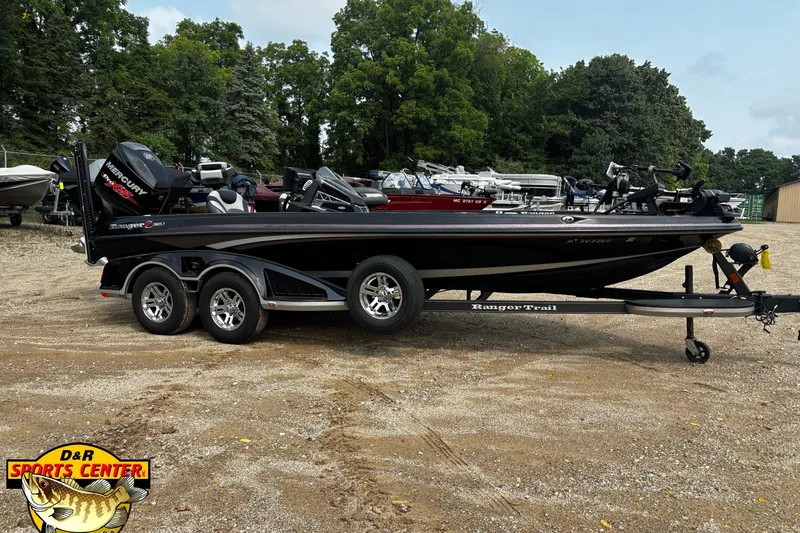 The Image of 2018 Ranger Z520L boat with trailer, parked outdoors at D&R Sports Center. - 0