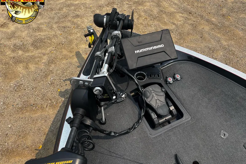 Slide: The Image of 2018 Ranger Z520L boat deck with Humminbird electronics and trolling motor setup. - 5