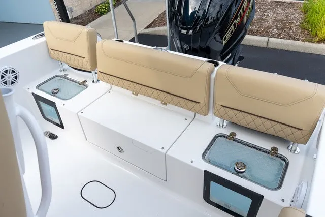 Slide: The Image of Sportsman Heritage 231 Center Console 2027 - 14