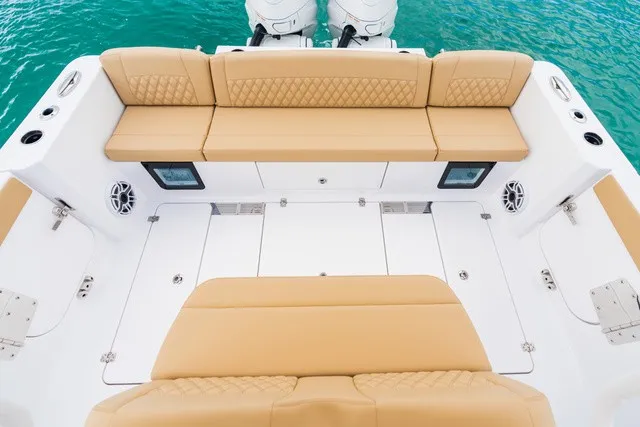 Slide: The Image of Sportsman Heritage 321 Center Console 2027 - 32