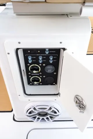 Slide: The Image of Sportsman Heritage 261 Center Console 2027 - 44