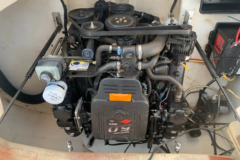 Slide: The Image of 2003 Chaparral Sunesta 236 engine compartment with MerCruiser 5.0 MPI motor. - 8