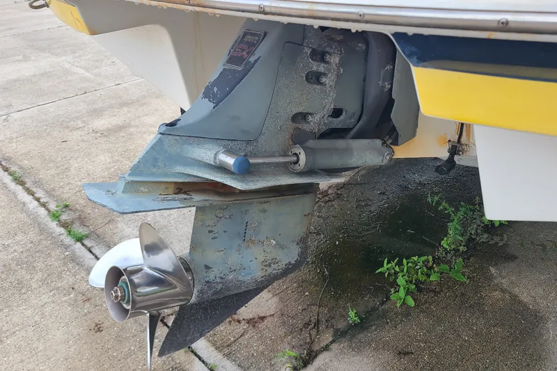 Slide: The Image of 2005 Regal 2200 Bowrider boat stern drive with propeller on concrete surface. - 20