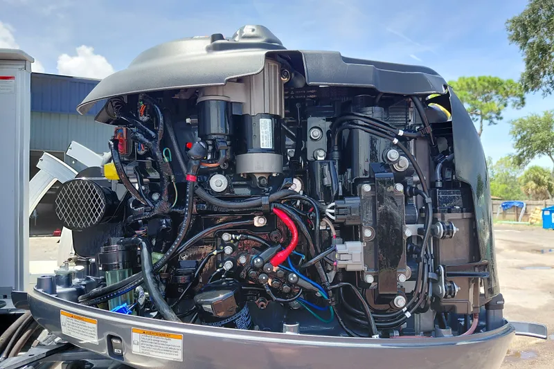Slide: The Image of 2022 SunCatcher Select 20F engine, detailed view of internal components and wiring. - 39