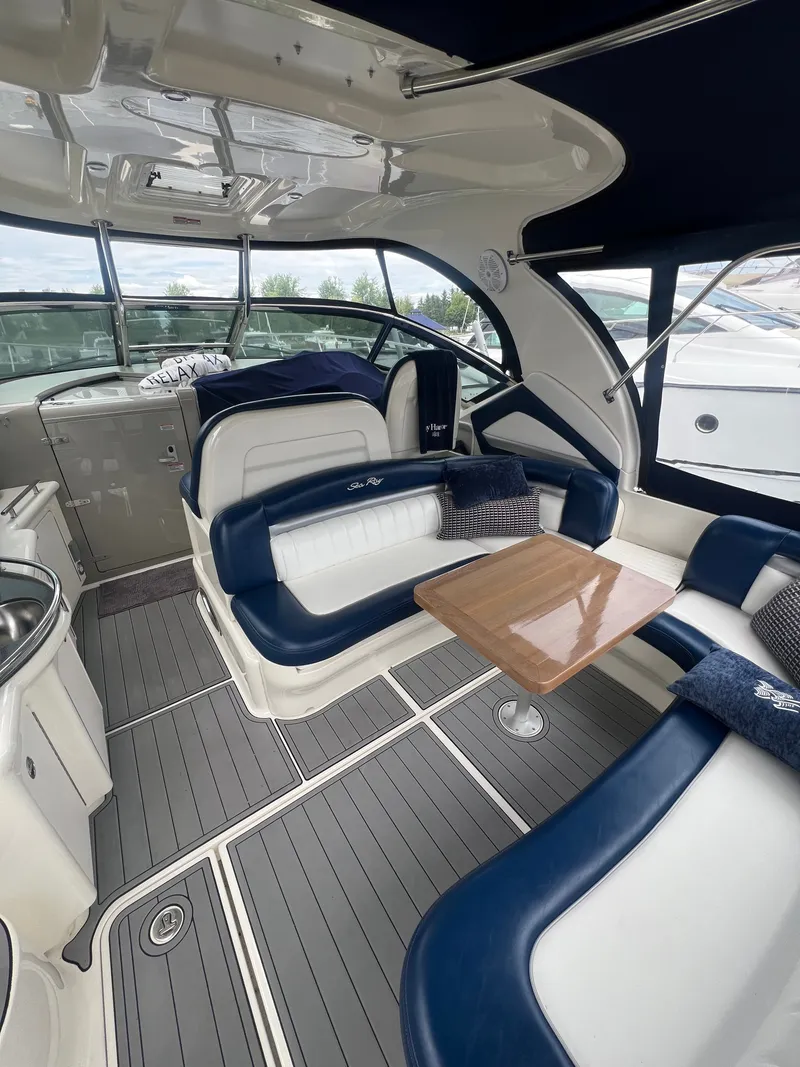 Slide: The Image of Sea Ray 390 Sundancer 2005 - 9