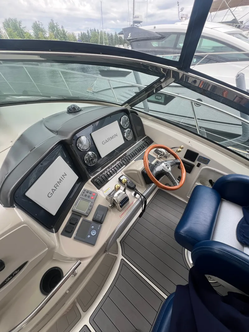 Slide: The Image of Sea Ray 390 Sundancer 2005 - 10