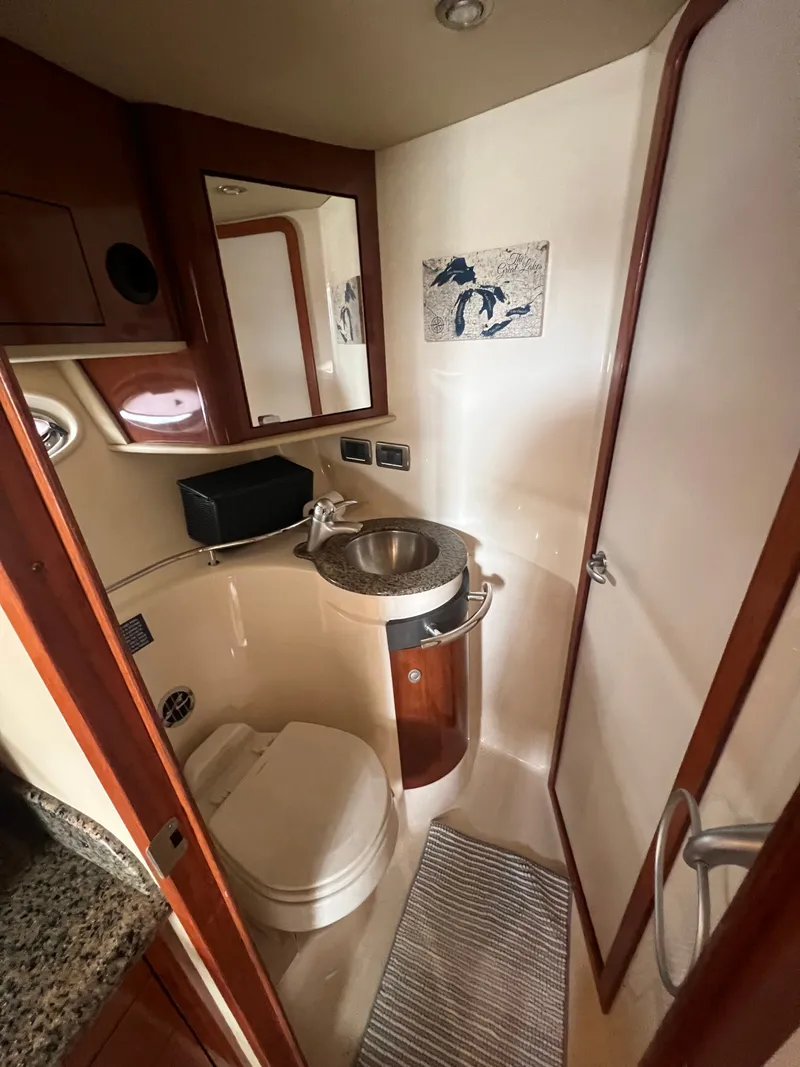 Slide: The Image of Sea Ray 390 Sundancer 2005 - 17