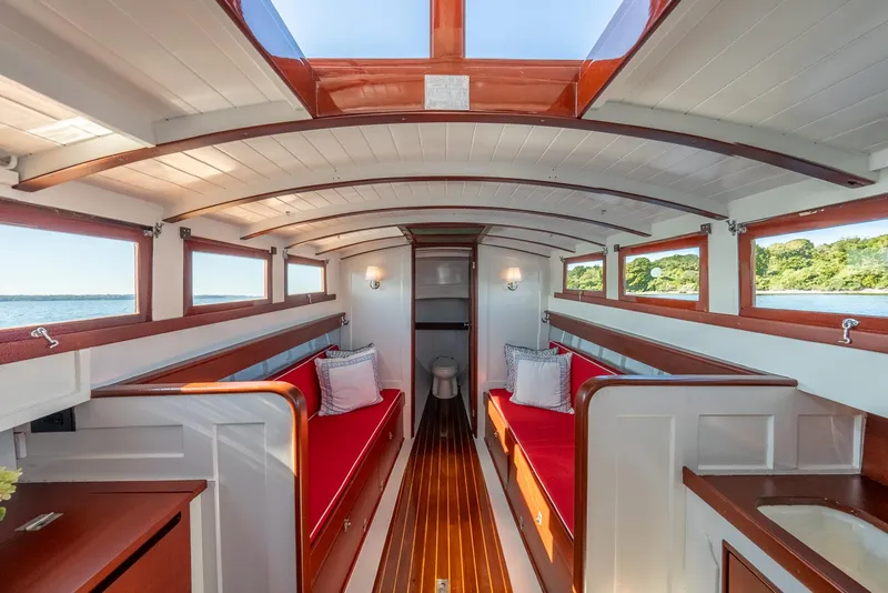 Slide: The Image of Saloon - 9
