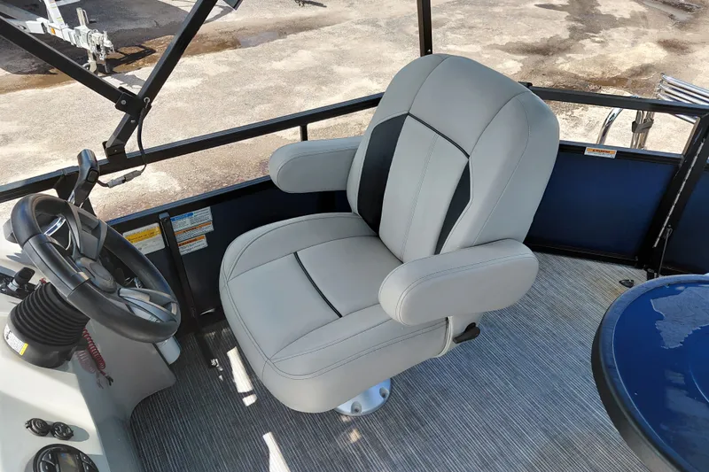 Slide: The Image of Captain's chair and steering wheel on 2023 Viaggio Del Mar C boat. - 23