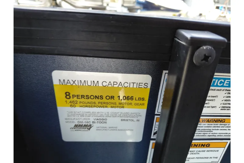 Slide: The Image of Maximum capacity label on 2023 Viaggio Del Mar C boat, 8 persons or 1,066 lbs. - 37