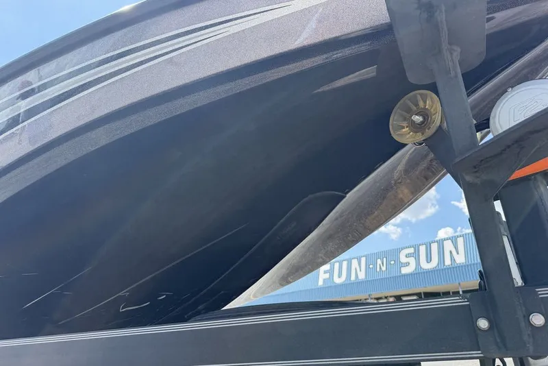 Slide: The Image of 2018 Skeeter FX21 boat underside at Fun-N-Sun dealership. - 15