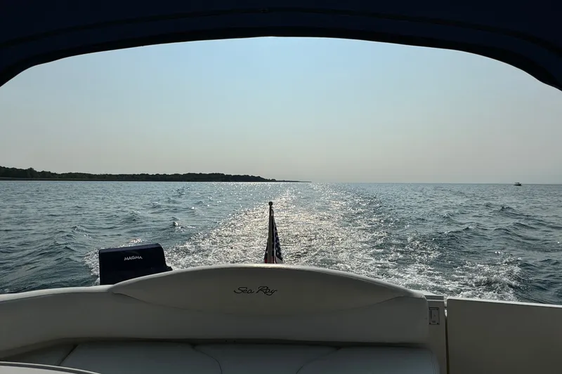 Slide: The Image of View from a 2000 Sea Ray 380 Sundancer cruising on open water. - 42