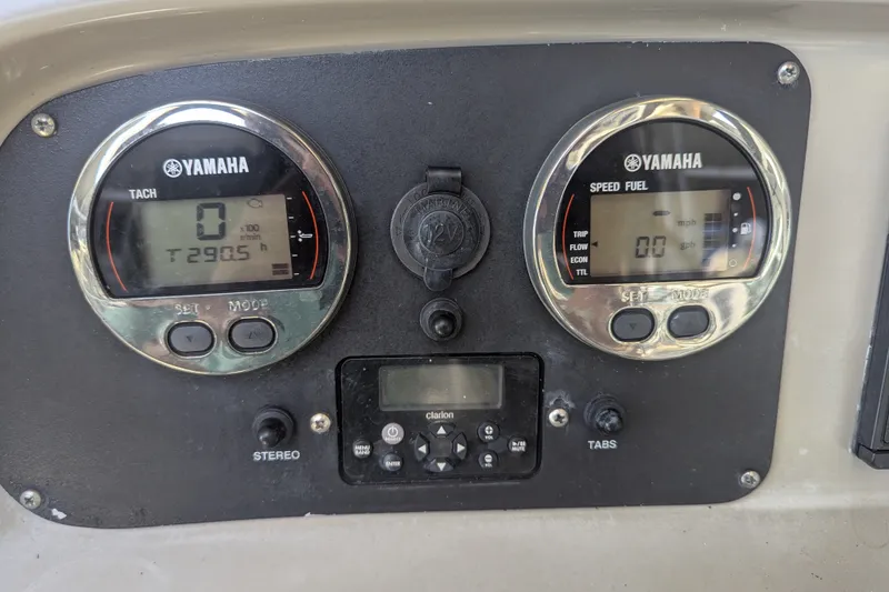 Slide: The Image of Dashboard of 2018 Robalo R227 Dual Console with Yamaha gauges and controls. - 18