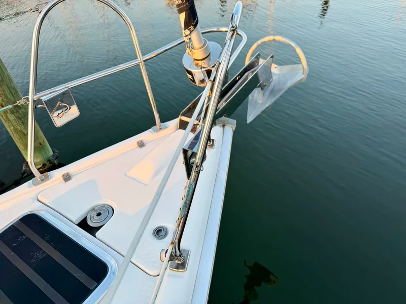 Slide: The Image of Bow of a 2009 Hunter 50 Center Cockpit with anchor and clean deck. - 29