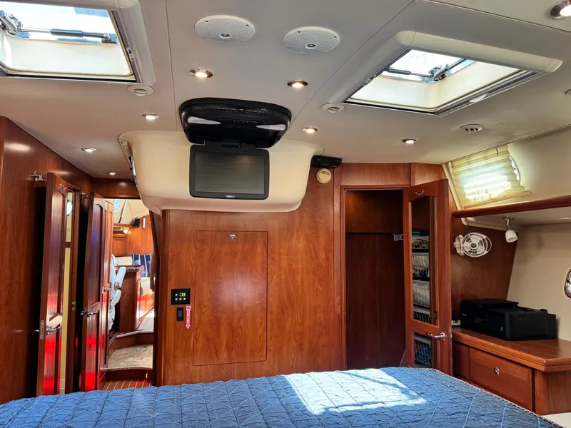 Slide: The Image of Hunter 50 Center Cockpit 2009 - 59