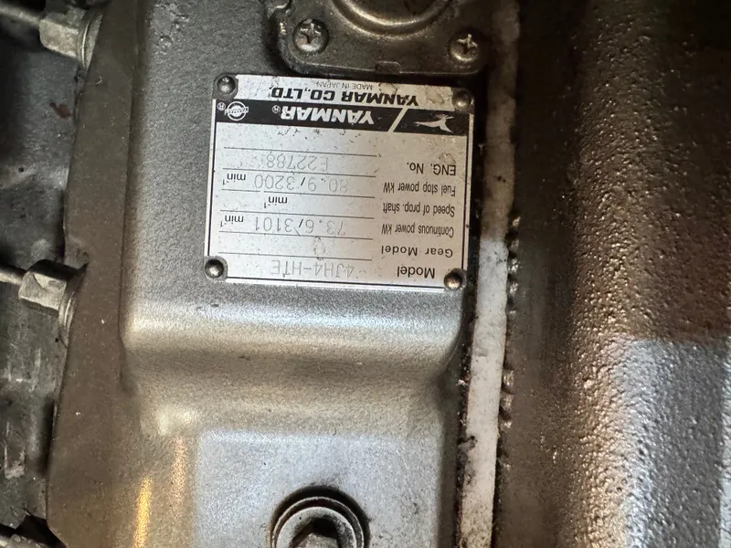 Slide: The Image of Hunter 50 Center Cockpit 2009 - 88